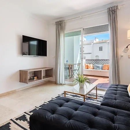 Apartment Terrazas De Banus, Location *